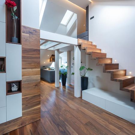 Authentic City Stay Ljubljana Bagian luar foto