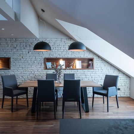 Authentic City Stay Ljubljana Bagian luar foto