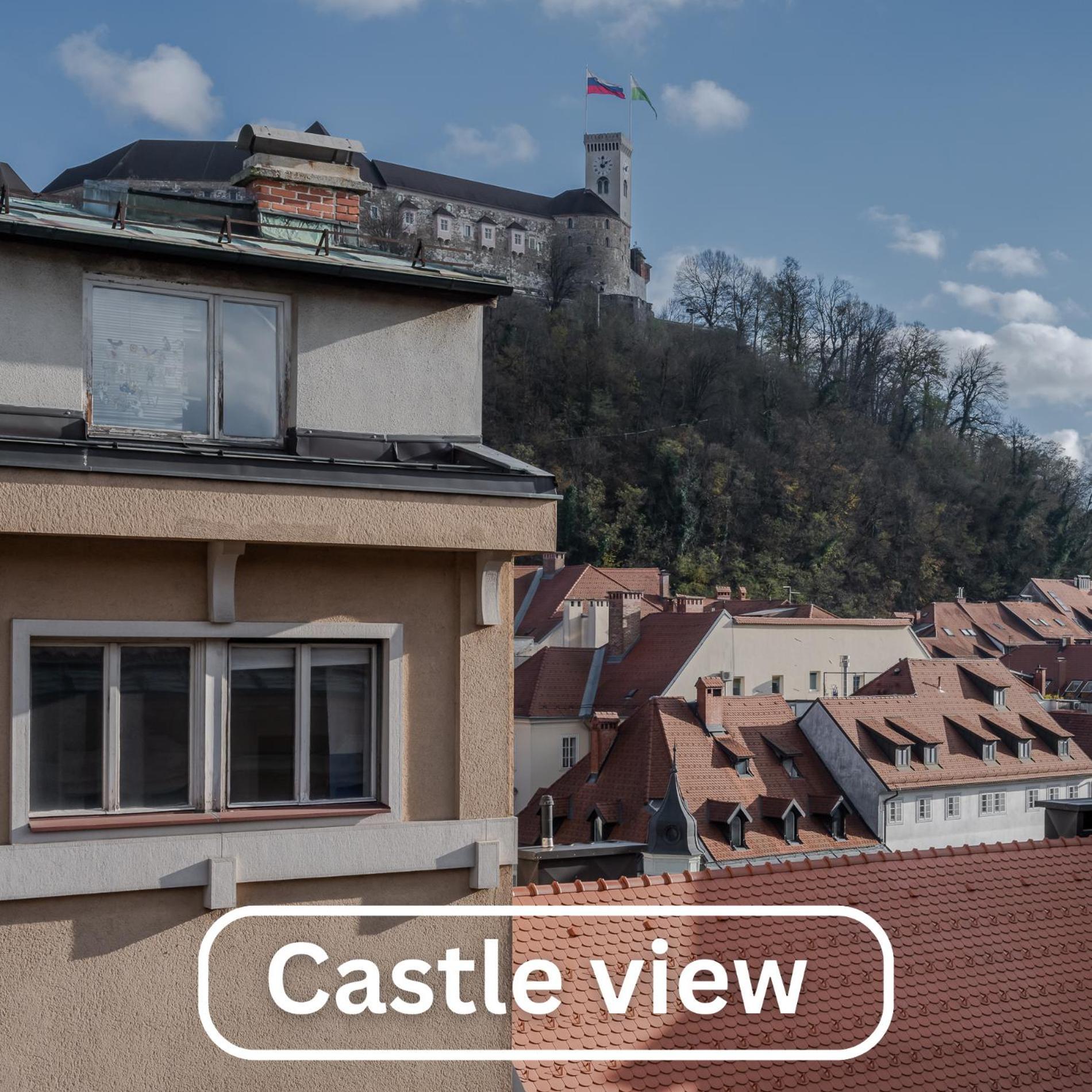Authentic City Stay Ljubljana Bagian luar foto