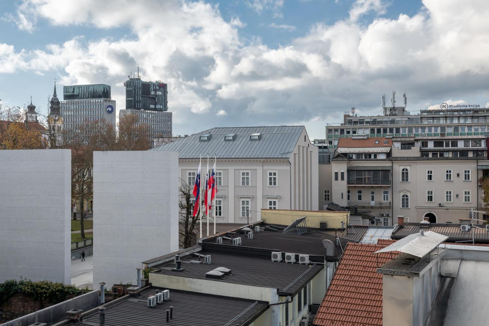 Authentic City Stay Ljubljana Bagian luar foto
