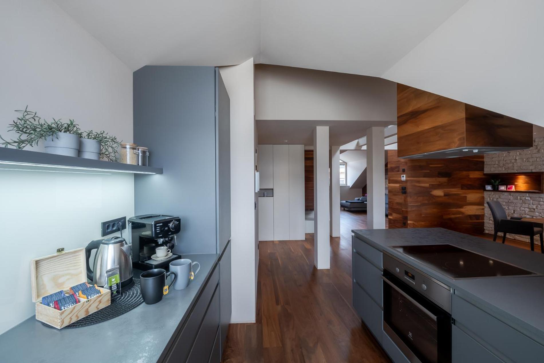 Authentic City Stay Ljubljana Bagian luar foto