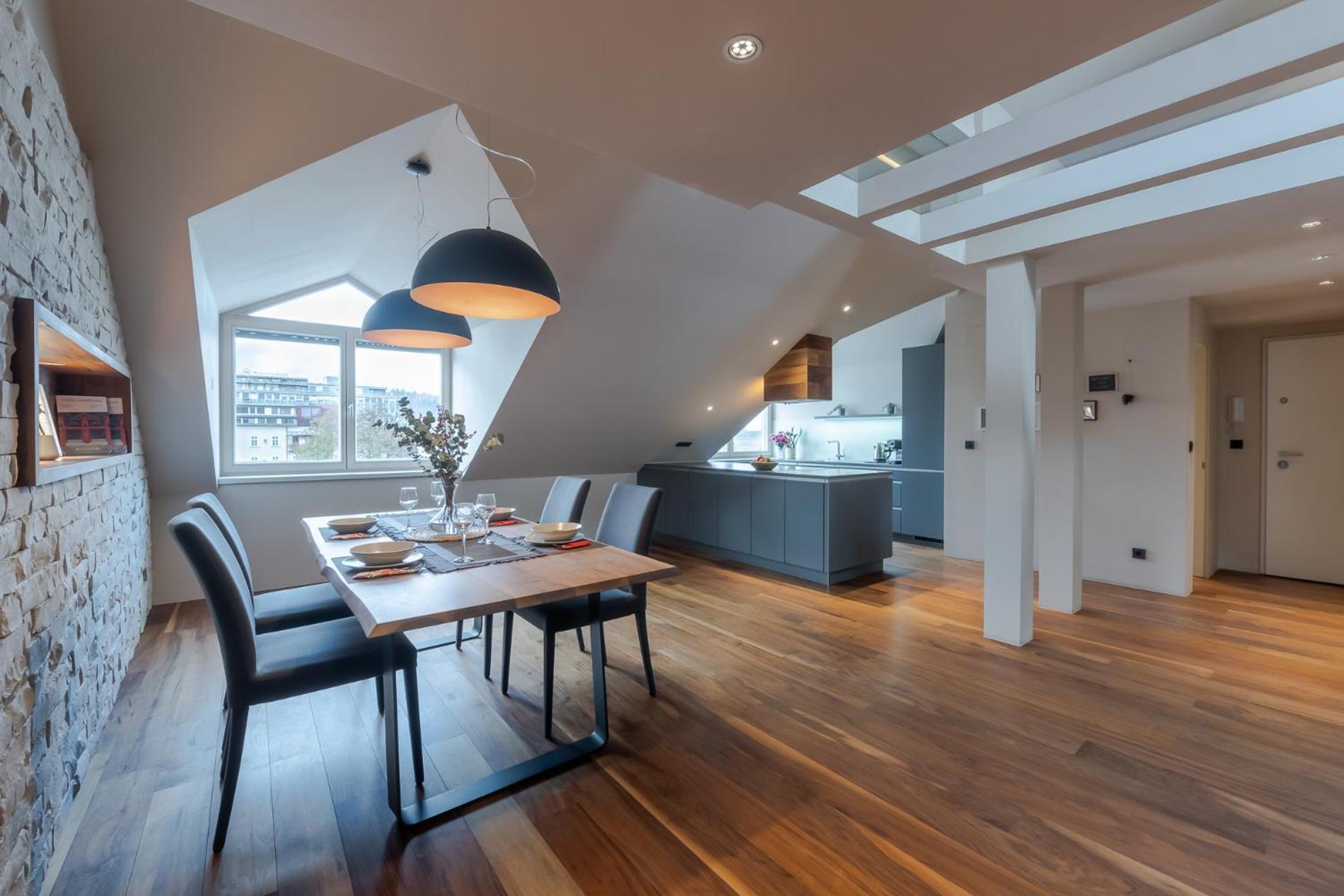Authentic City Stay Ljubljana Bagian luar foto