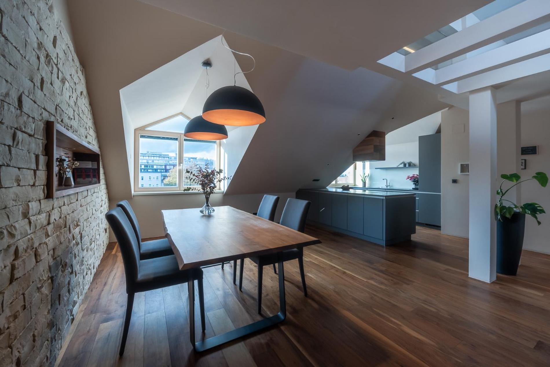Authentic City Stay Ljubljana Bagian luar foto